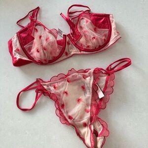 Victoria's Secret Valentine's Day Heart Bra & Panty Lace Lingerie Set